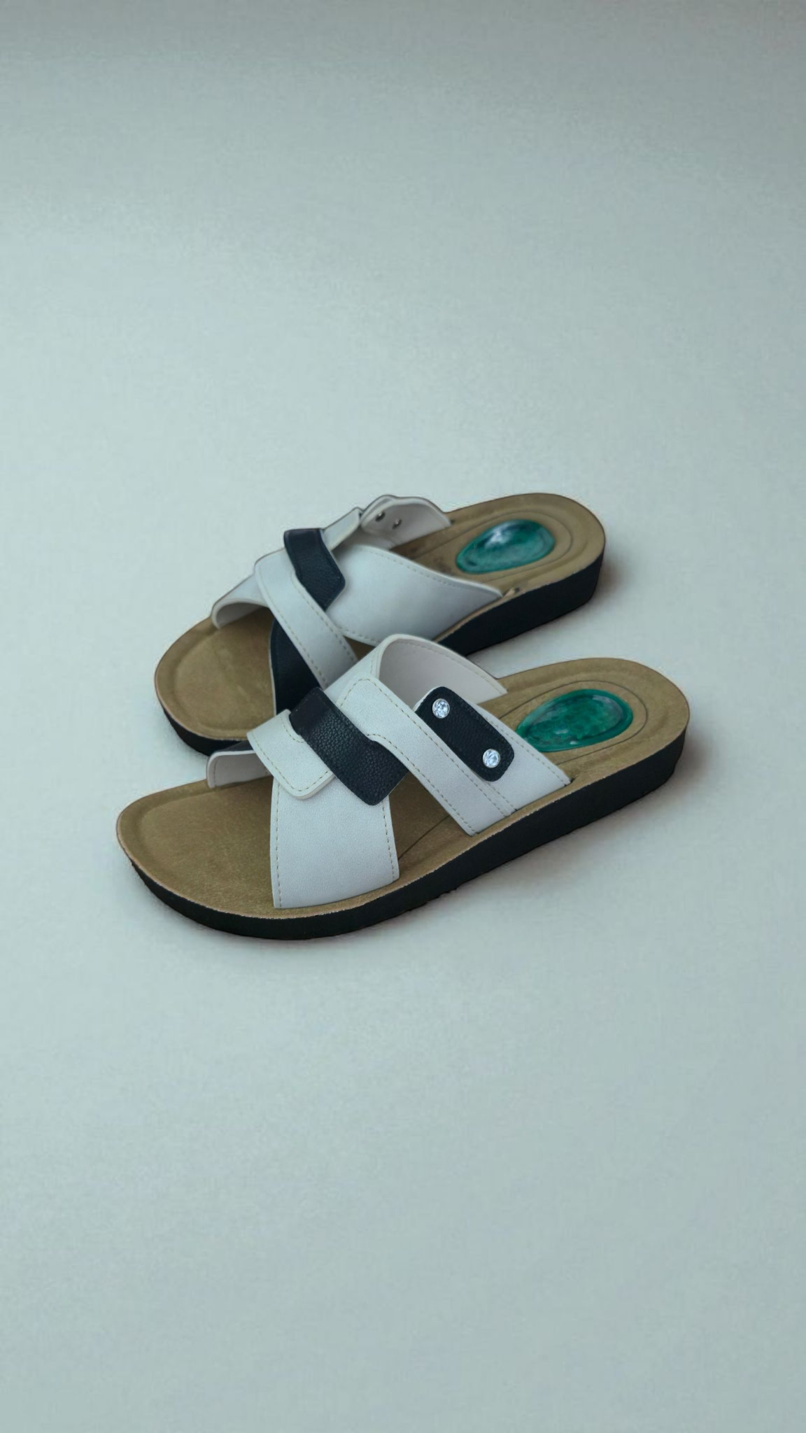 Conforta White & Black