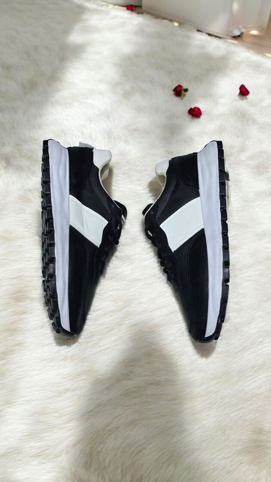 Driftline  Black & White